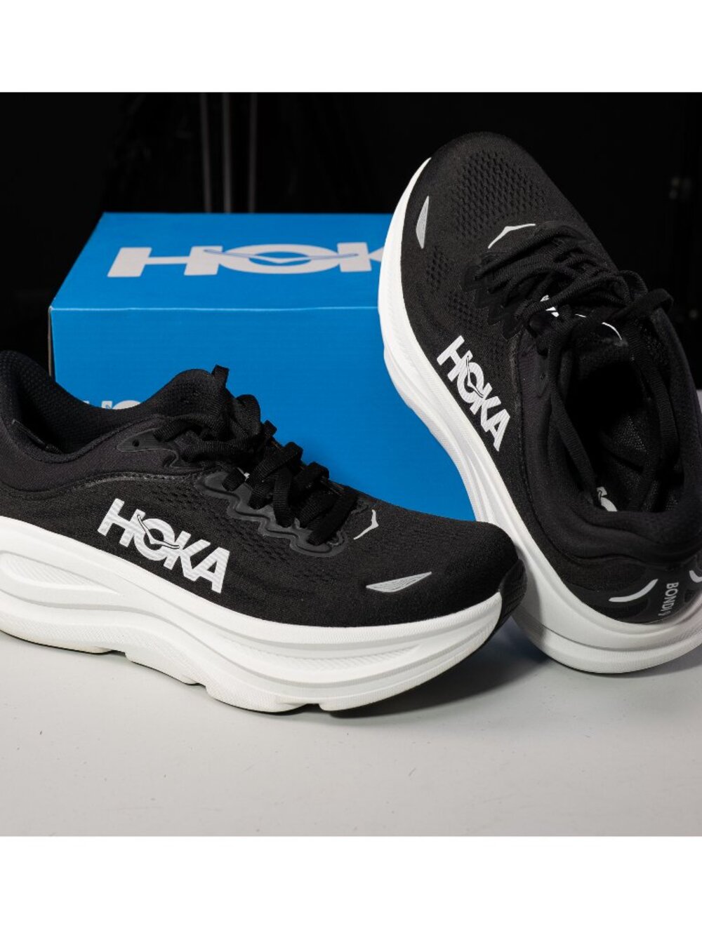 HOKA Bondi 9 Women's 9.5B Black/White 1162012 BWHT w/ box